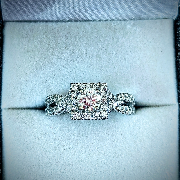 Gabriel diamond engagement ring size 6.5 - Picture 1 of 4